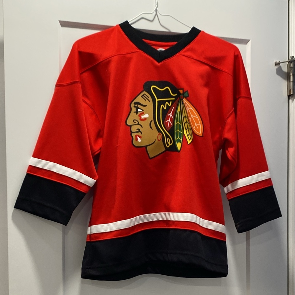 NHL | Chicago Blackhawks Hockey Jersey | Red & Black | Kids Size L - Picture 10 of 12